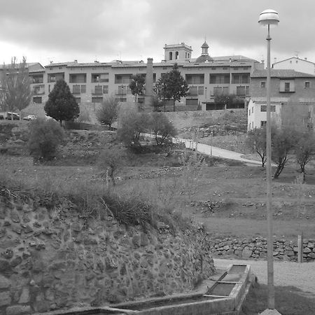 Hotel Restaurante El Horno La Puebla De Valverde Exterior photo