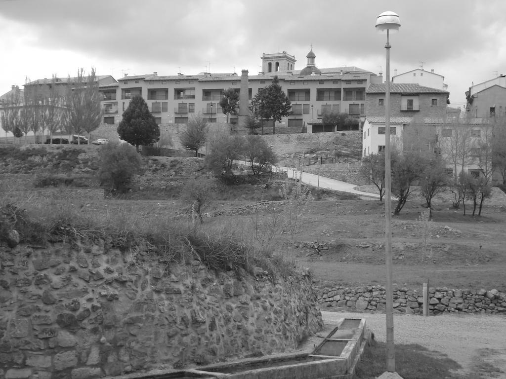 Hotel Restaurante El Horno La Puebla De Valverde Exterior photo