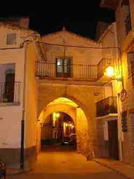 Hotel Restaurante El Horno La Puebla De Valverde Exterior photo