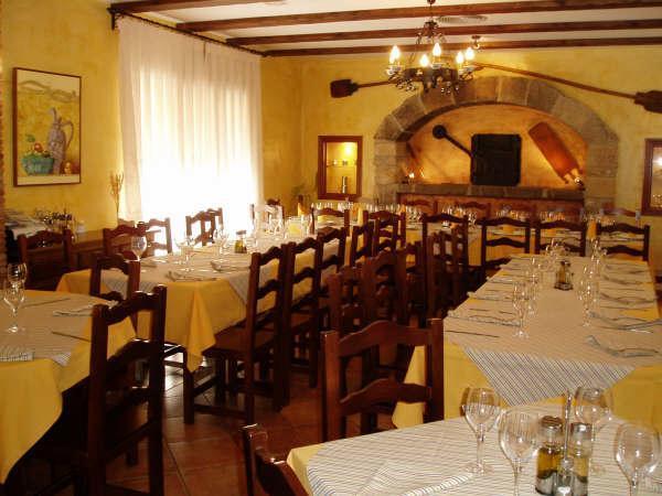 Hotel Restaurante El Horno La Puebla De Valverde Exterior photo